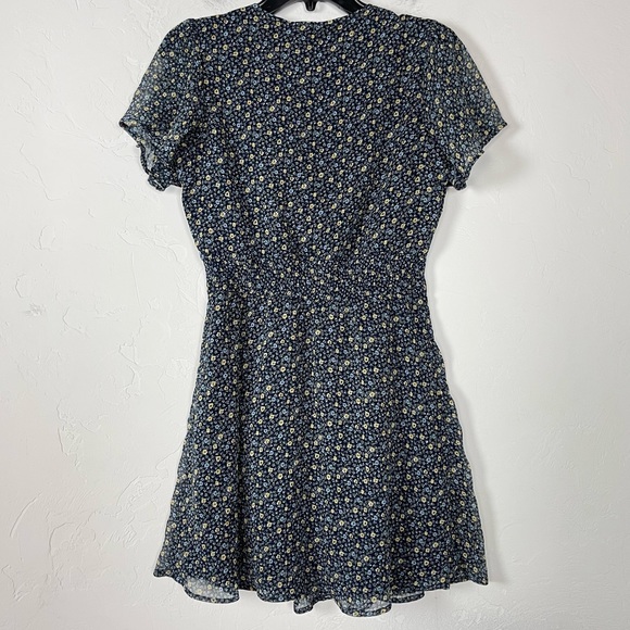 Abercrombie & Fitch Dress Lined Lightweight V‎ Neckline Ditzy Floral All Over - Picture 2 of 12